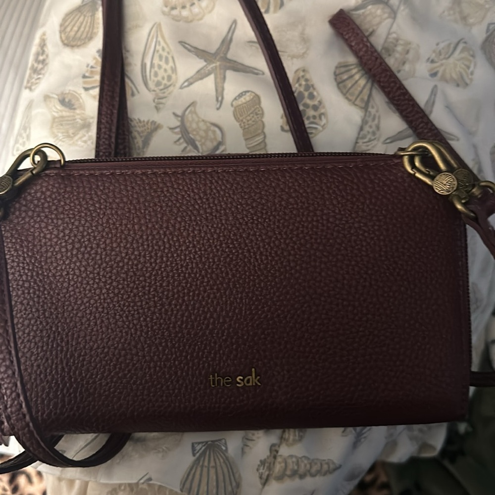 NWT, The Sak crossbody or wristlet hand crocheted, wine color, not brown. - Picture 3 of 7
